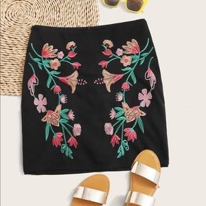 SNEIN embroidered skirt